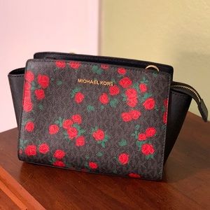 MK Selma Md Messenger crossbody bag